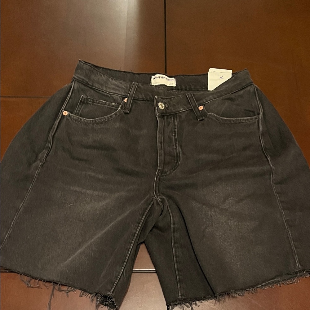 We The Free, free people Black Jean Shorts missing one top copper rivet.
